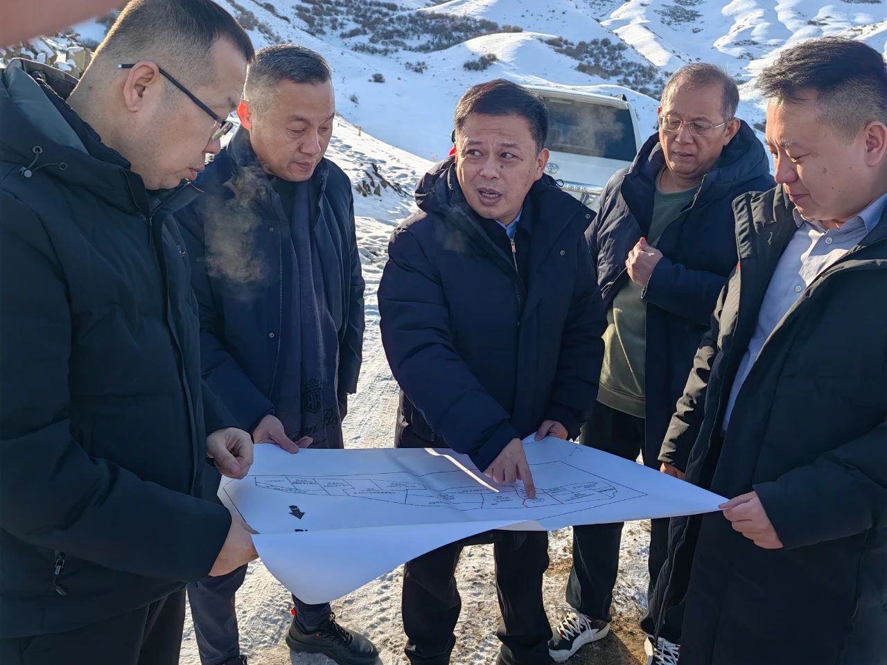 李曉東到新疆調研督導煤礦建設推進工作，并慰問駐疆干部職工3
