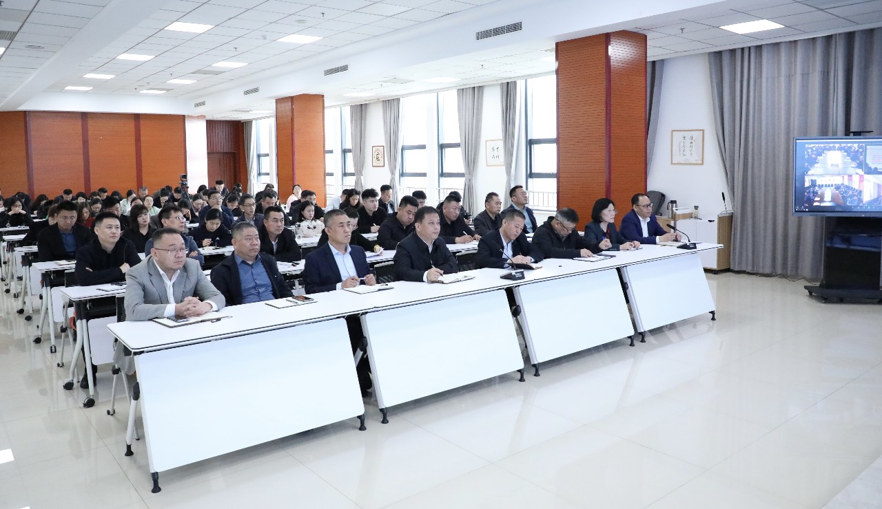 宏河集團舉辦“煤礦科室區(qū)隊班組建設專題培訓”1.jpg